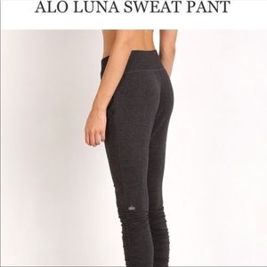 Alo Yoga Luna Sweatpants Small